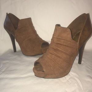 4 inch heel bootie pumps